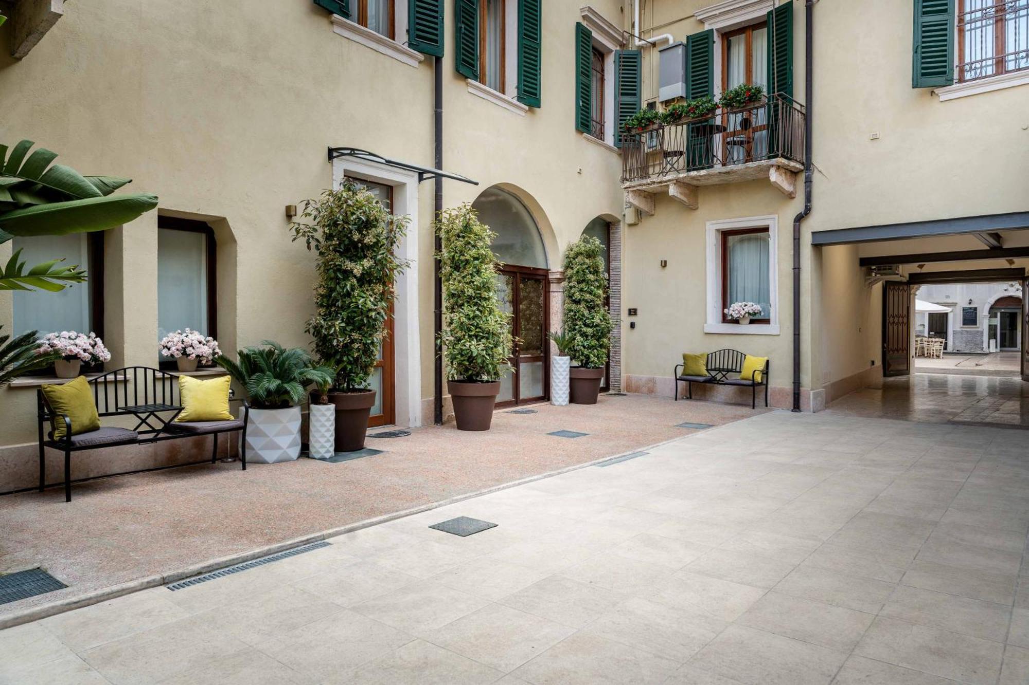 Апартаменты Palazzo Ristori Верона Экстерьер фото